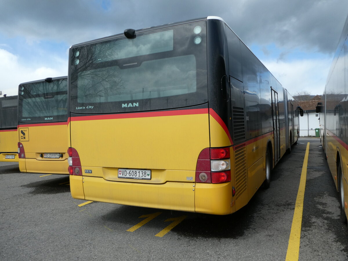 (247'668) - CarPostal Ouest - VD 608'138/PID 5012 - MAN (ex NE 165'376; ex VD 495'042) am 25. Mrz 2023 in Yverdon, Garage