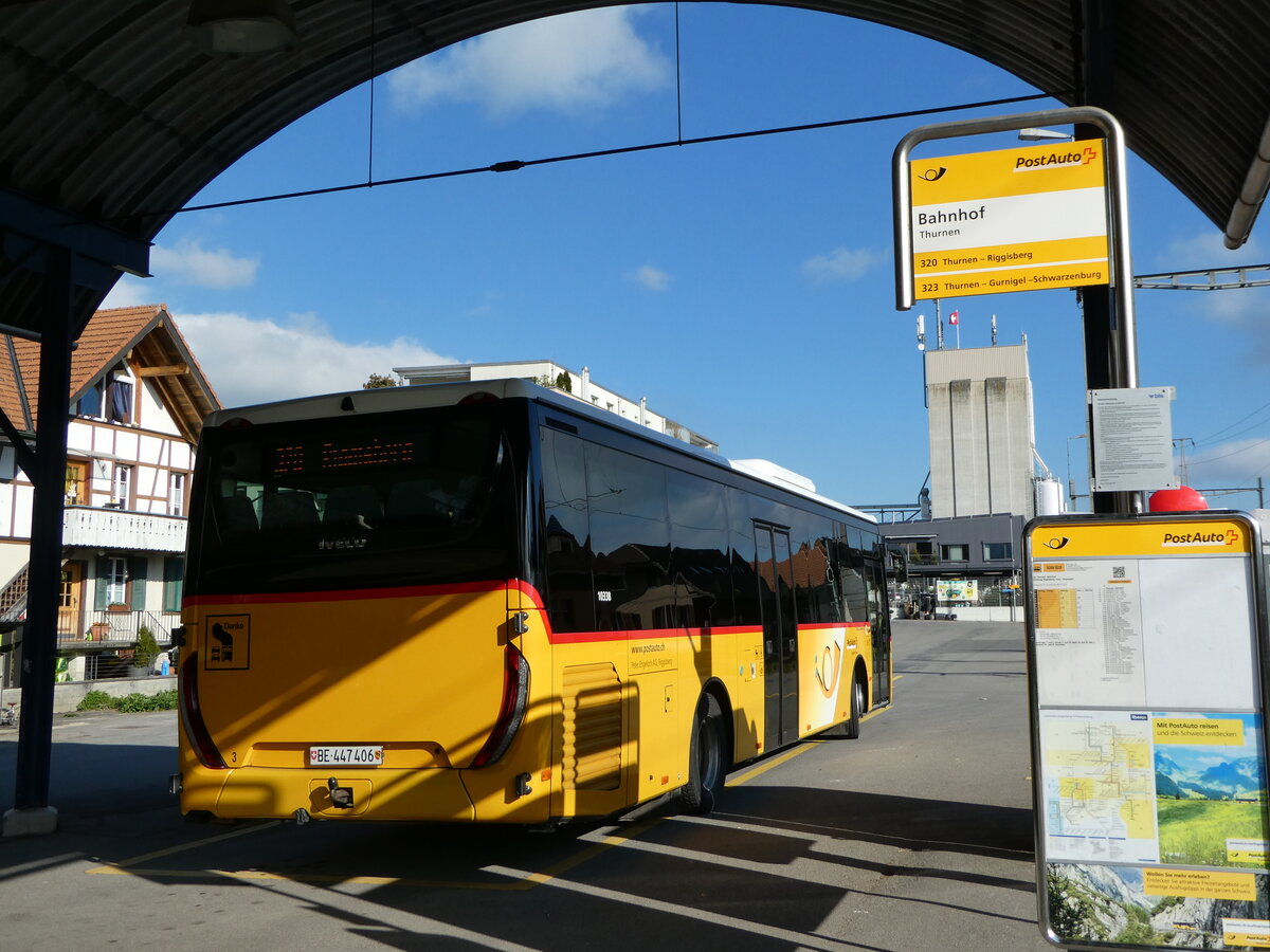 (248'000) - Engeloch, Riggisberg - Nr. 3/BE 447'406/PID 10'338 - Iveco am 4. April 2023 beim Bahnhof Thurnen