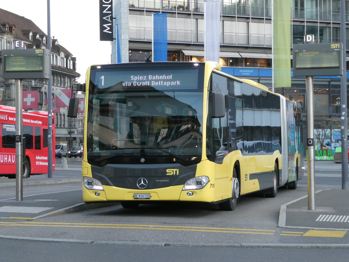 (248'032) - STI Thun - Nr. 715/BE 810'715 - Mercedes am 6. April 2023 beim Bahnhof Thun