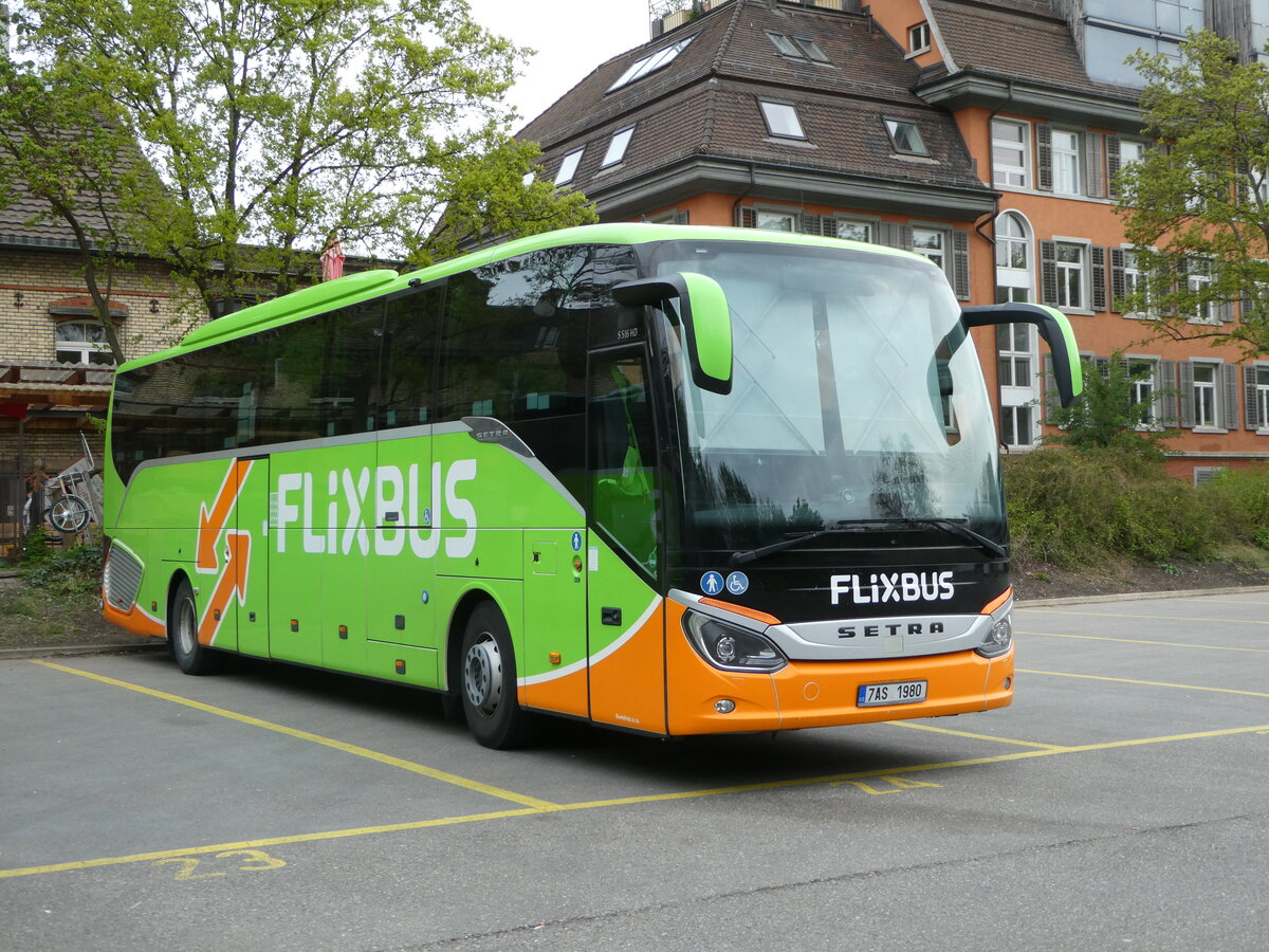 (248'536) - Aus Tschechien: Gumdrop, Praha - 7AS 1980 - Setra am 15. April 2023 in Zrich, Sihlquai