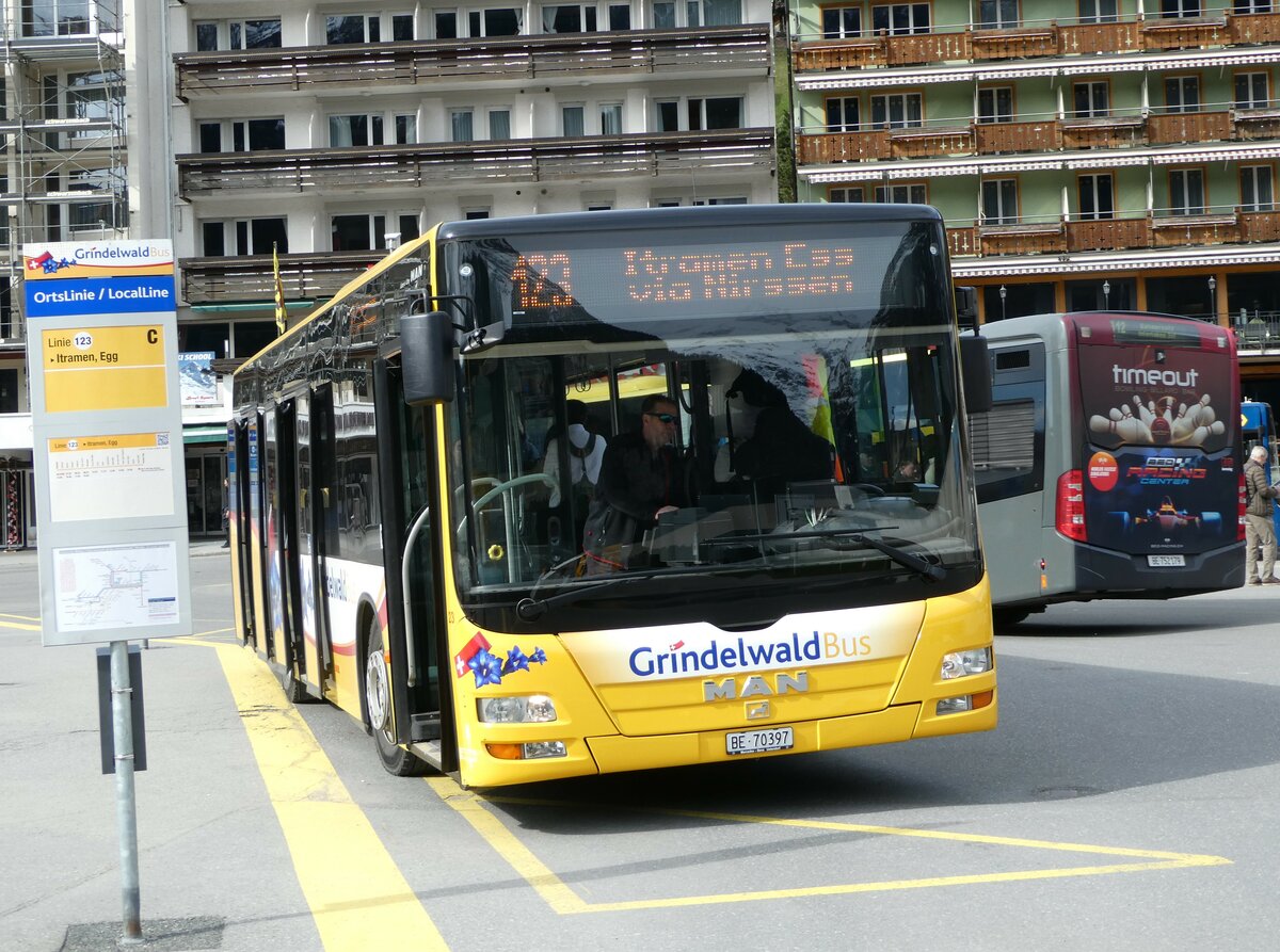 (248'848) - Grindelwaldbus, Grindelwald - Nr. 23/BE 70'397 - MAN am 18. April 2023 beim Bahnhof Grindelwald