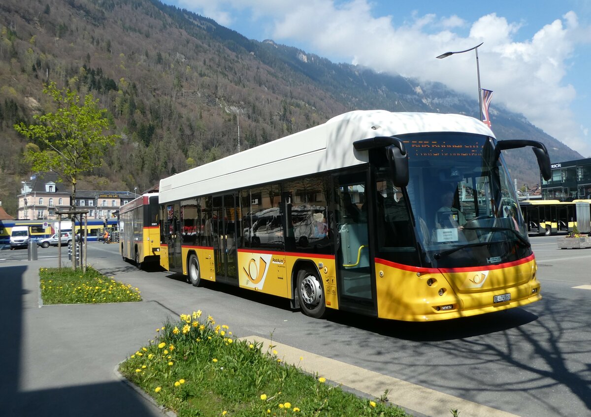 (248'870) - PostAuto Bern - BE 474'560/PID 10'247 - Hess am 19. April 2023 beim Bahnhof Interlaken Ost