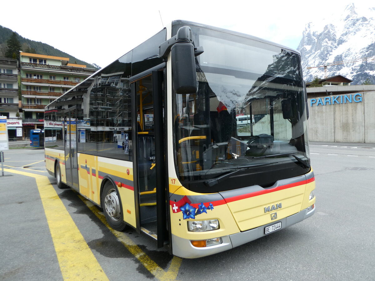 (248'961) - Grindelwaldbus, Grindelwald - Nr. 17/BE 72'444 - MAN/Gppel (ex STI Thun Nr. 133) am 21. April 2023 beim Bahnhof Grindelwald