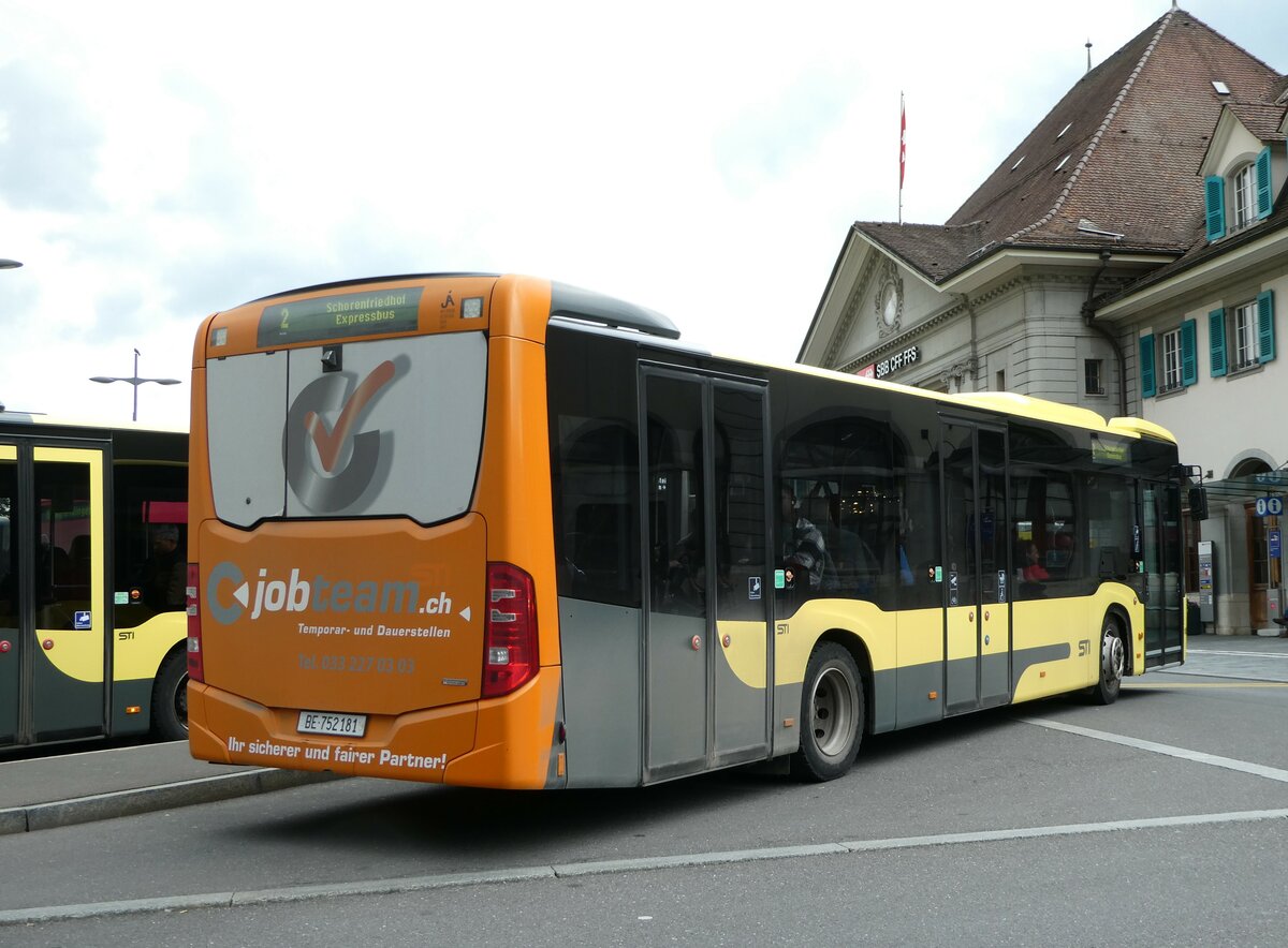 (249'459) - STI Thun - Nr. 181/BE 752'181 - Mercedes am 2. Mai 2023 beim Bahnhof Thun