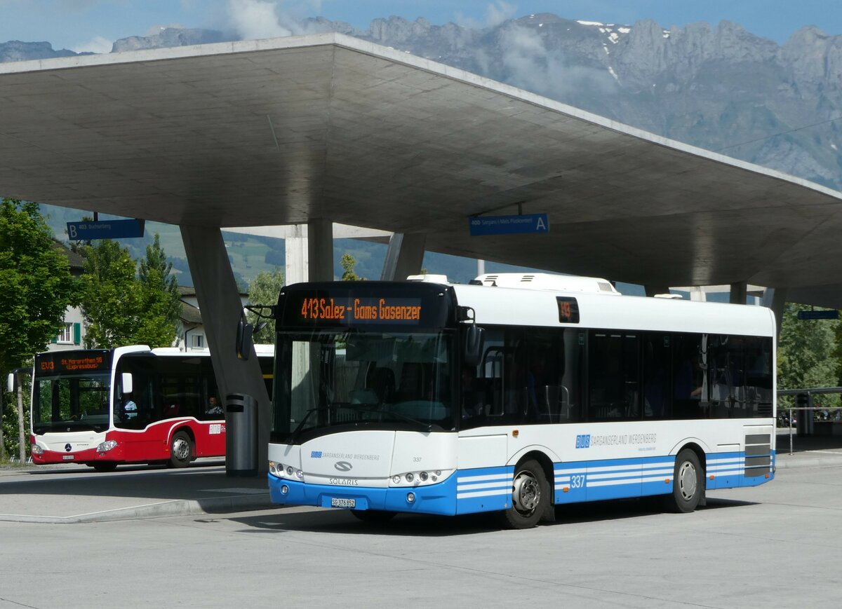 (250'759) - BSW Sargans - Nr. 337/SG 376'852 - Solaris am 30. Mai 2023 beim Bahnhof Buchs