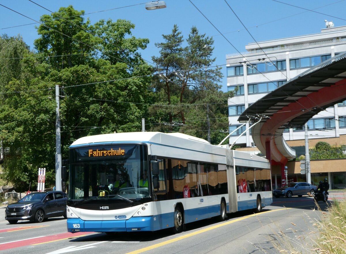 (251'455) - VBZ Zrich - Nr. 163 - Hess/Hess Gelenktrolleybus am 13. Juni 2023 in Zrich, Bucheggplatz