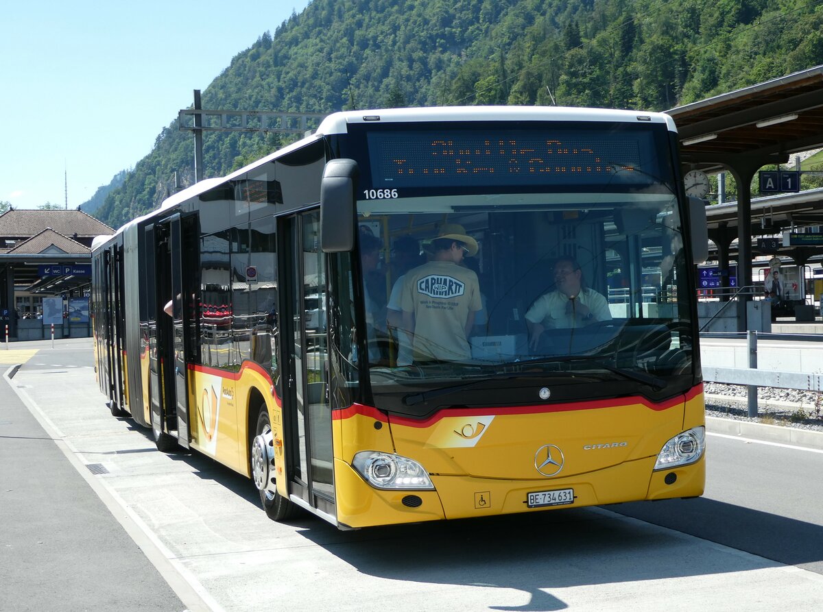 (252'001) - PostAuto Bern - Nr. 10'686/BE 734'631/PID 10'686 - Mercedes (ex Nr. 631) am 24. Juni 2023 beim Bahnhof Interlaken Ost