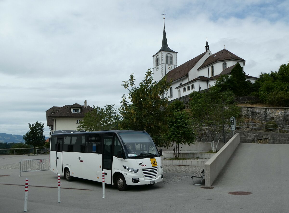 (252'196) - TPF Fribourg - Nr. 495/FR 301'520 - Iveco/ProBus am 1. Juli 2023 in Charmey, Primarschule