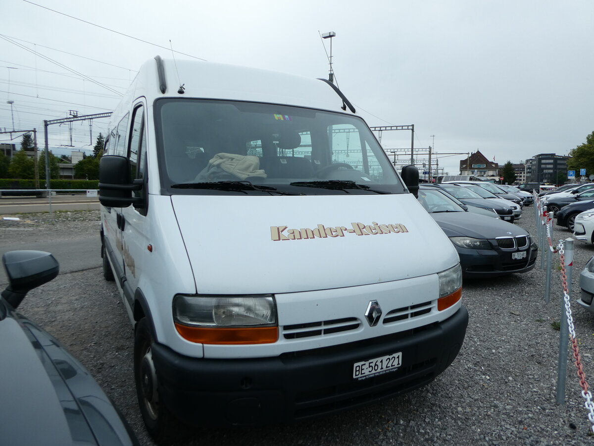 (252'246) - Kander-Reisen, Frutigen - Nr. 15/BE 561'221 - Renault am 1. Juli 2023 in Thun, Rosenau