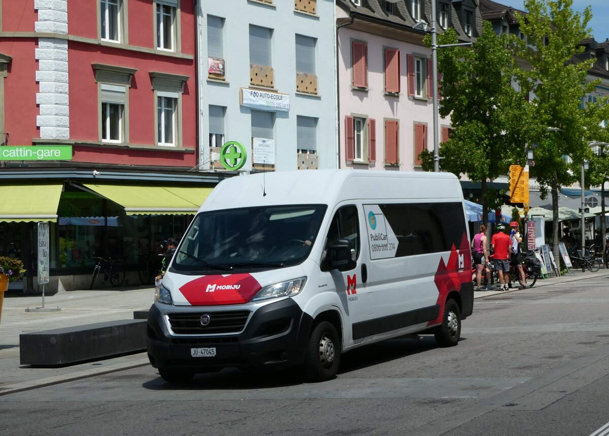 (252'444) - AUNORA, Courfaivre - JU 47'045 - Fiat am 7. Juli 2023 beim Bahnhof Delmont