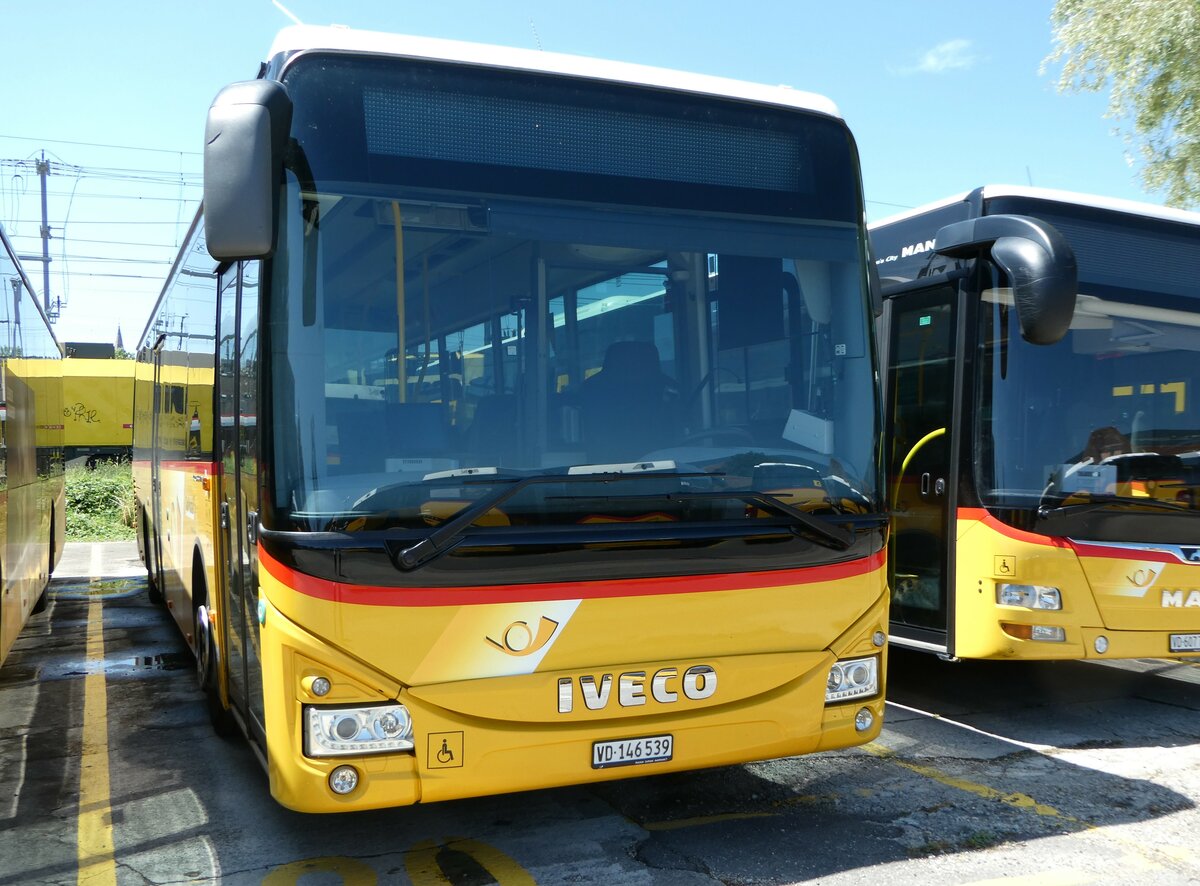 (252'479) - CarPostal Ouest - VD 146'539/PID 10'361 - Iveco am 8. Juli 2023 in Yverdon, Garage