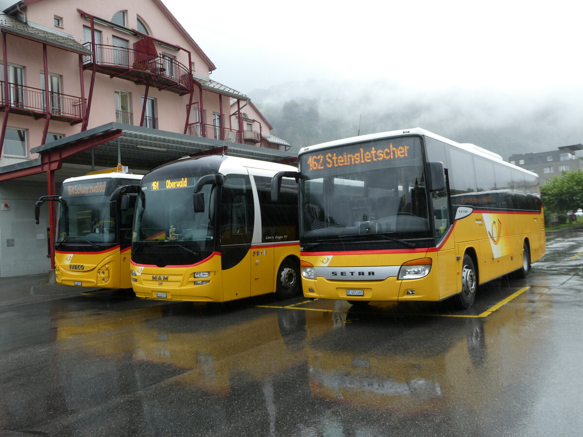 (252'974) - PostAuto Bern - BE 401'465/PID 4715 - Setra (ex AVG Meiringen Nr. 65) am 25. Juli 2023 in Meiringen, Postautostation