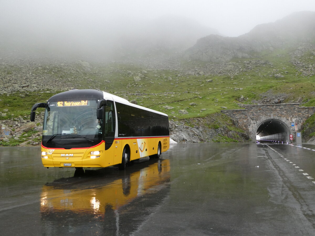 (253'041) - PostAuto Bern - Nr. 71/BE 412'071/PID 11'071 - MAN (ex PostAuto Zentralschweiz Nr. 20; ex Dillier, Sarnen Nr. 20) am 25. Juli 2023 in Susten, Passhhe