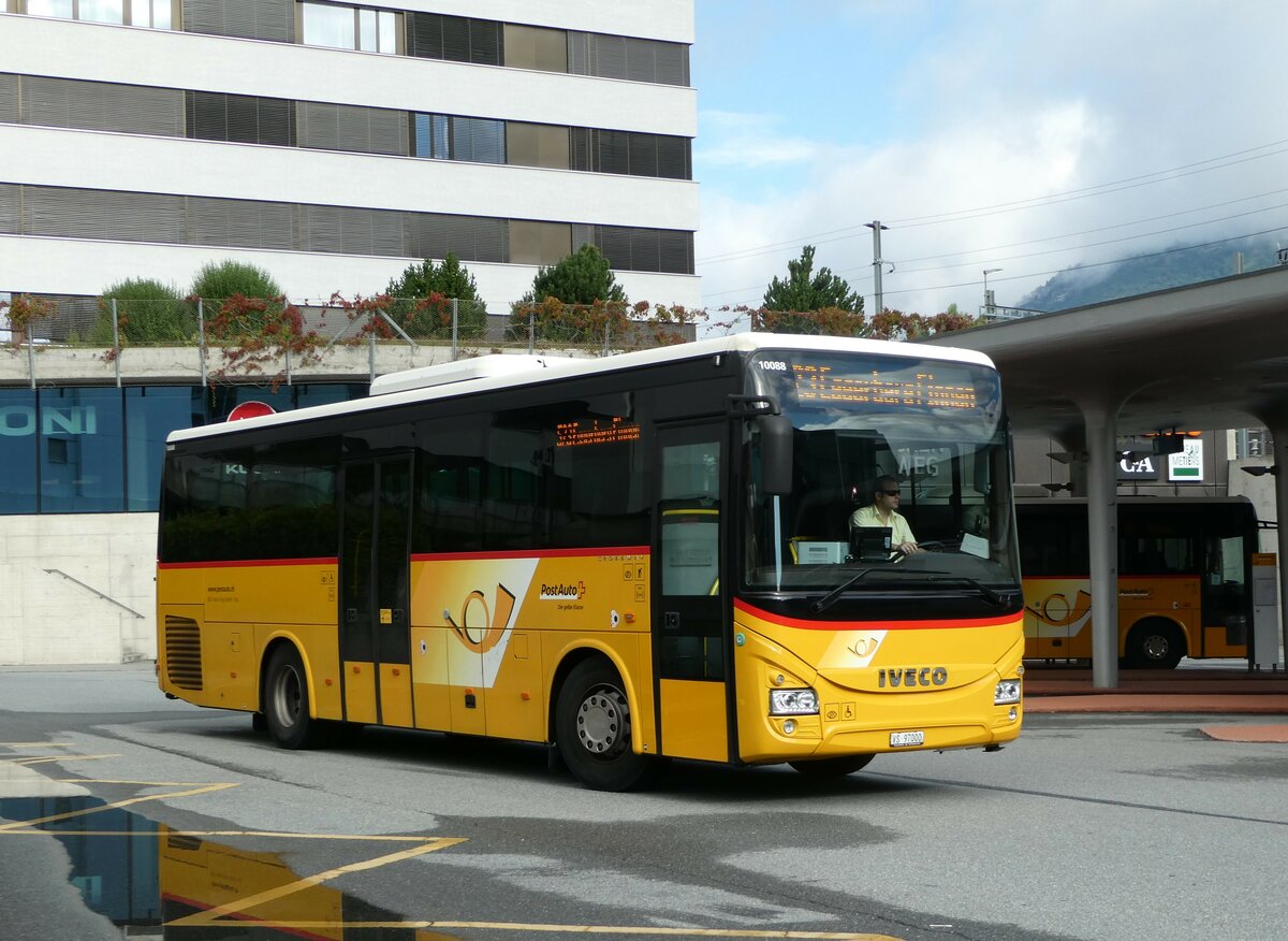 (253'171) - BUS-trans, Visp - VS 97'000/PID 10'088 - Iveco am 30. Juli 2023 beim Bahnhof Visp