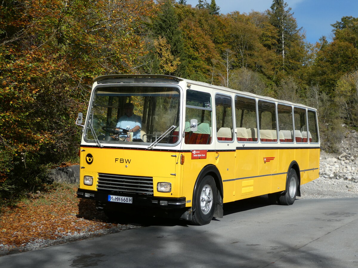 (256'486) - Aus Deutschland: Hahn, Mnchen - M-HH 668H - FBW/FHS (ex Michels, Schmallenberg; ex FRAM Drachten/NL Nr. 5; ex P 24'184) am 28. Oktober 2023 in Giswil, Aue Steinibach