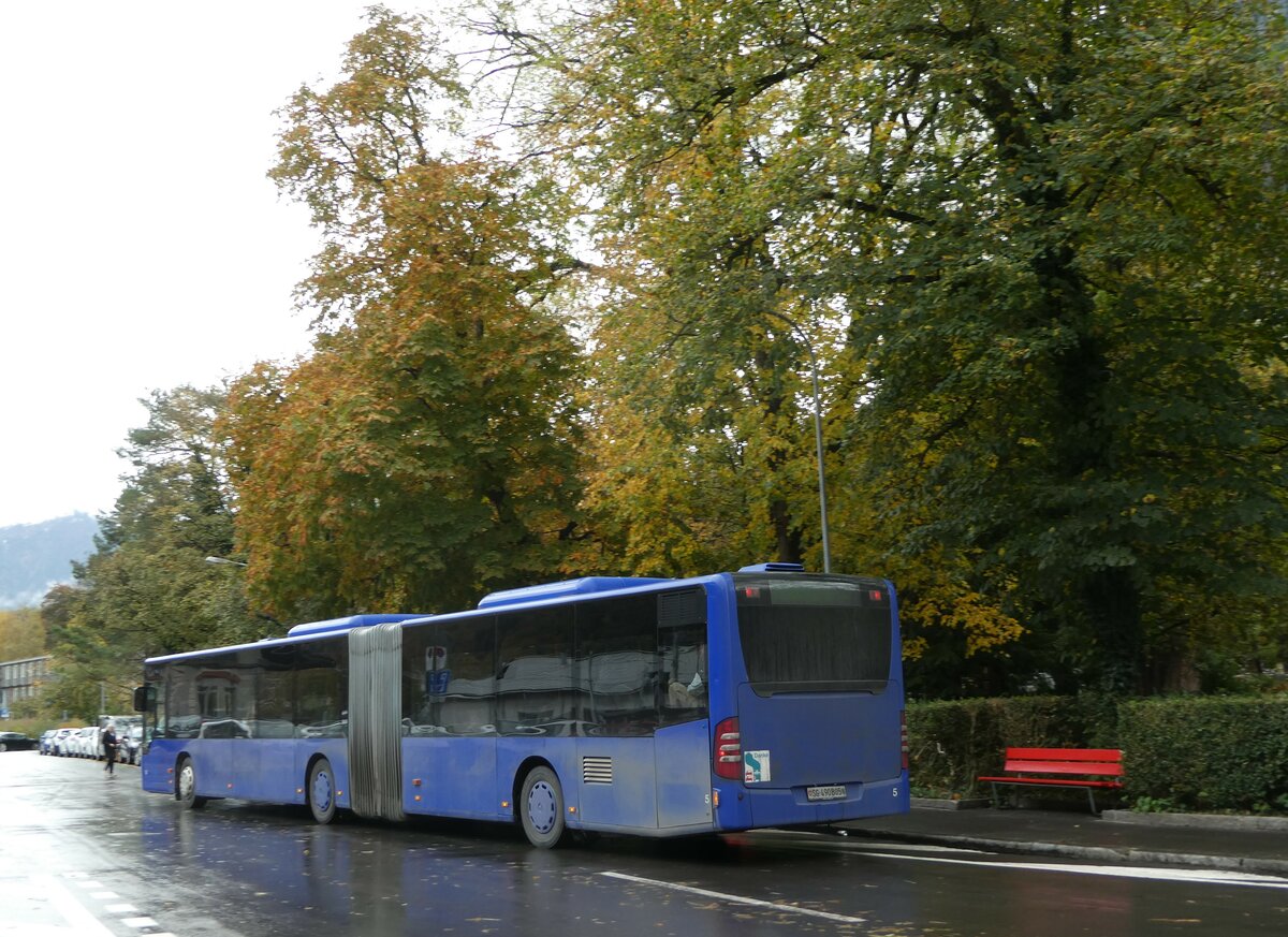 (256'589) - Domo, Glattbrugg - Nr. 185/SG 490'805 - Mercedes (ex VBZ Zrich Nr. 185; ex VZO Grningen Nr. 102) am 31. Oktober 2023 beim Bahnhof Glarus