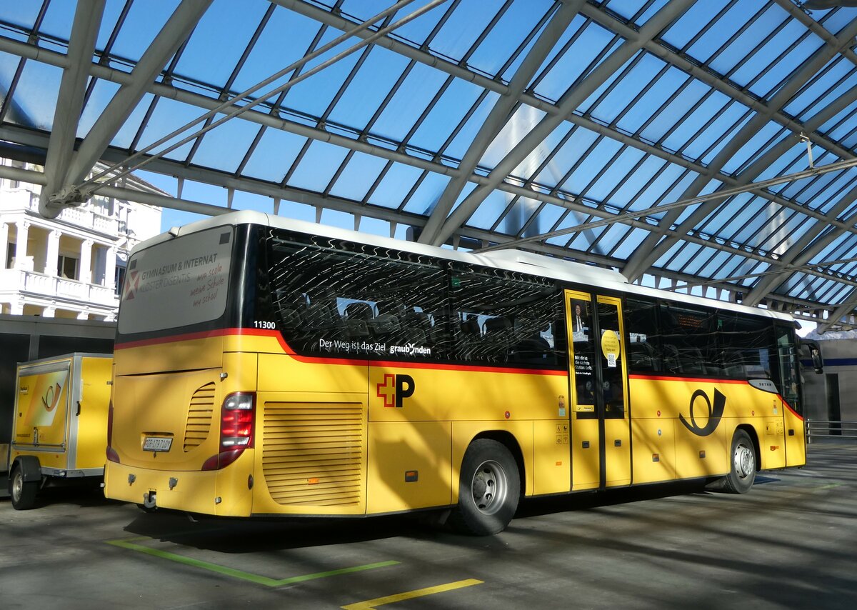 (257'199) - PostAuto Graubnden - GR 179'710/PID 11'300 - Setra am 20. November 2023 in Chur, Postautostation