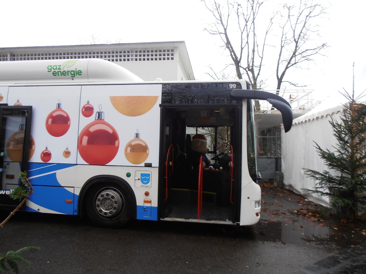 (257'518) - BOGG Wangen b.O. - Nr. 99 - MAN am 9. Dezember 2023 in Olten, Weihnachtsmarkt (Teilaufnahme)