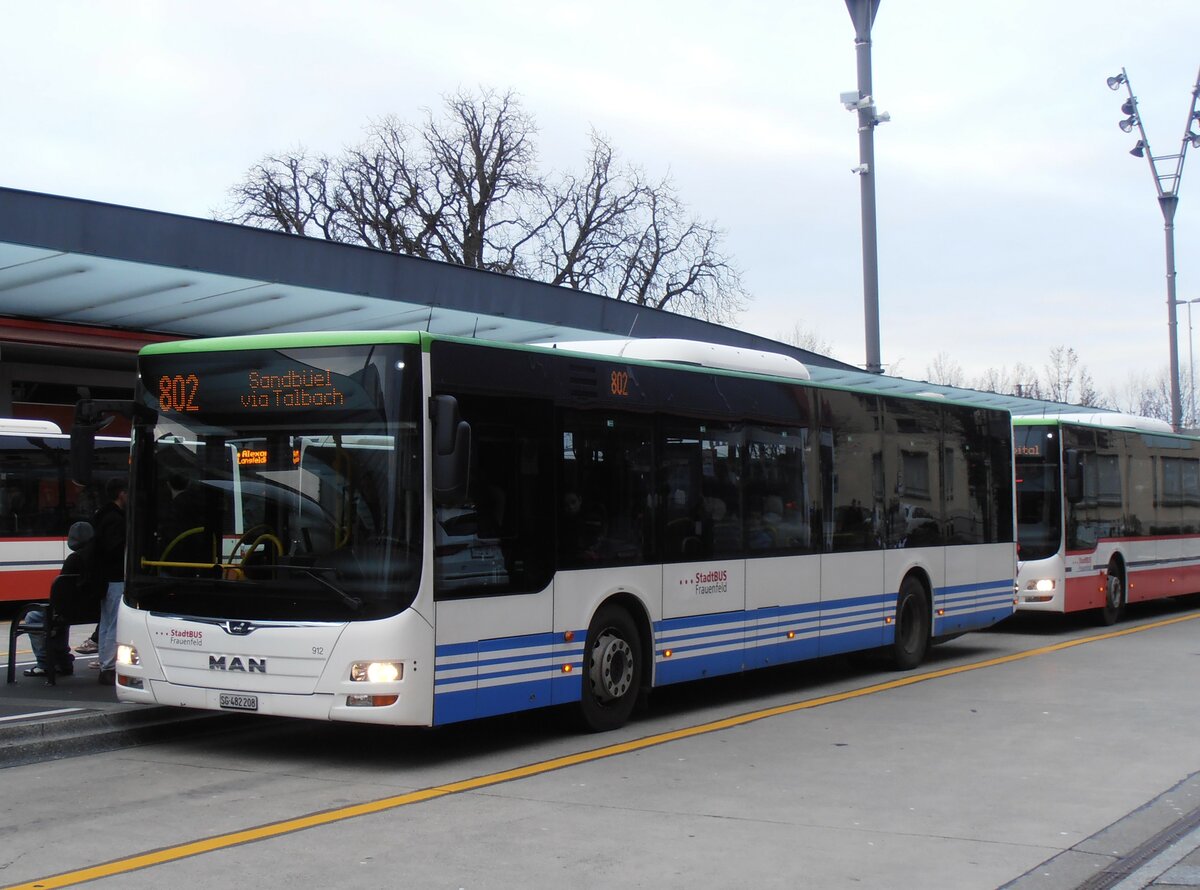 (257'657) - StadtBUS, Frauenfeld - Nr. 912/SG 482'208 - MAN (ex RTB Altsttten Nr. 912; ex PostBus/A BD 15'356) am 15. Dezember 2023 beim Bahnhof Frauenfeld