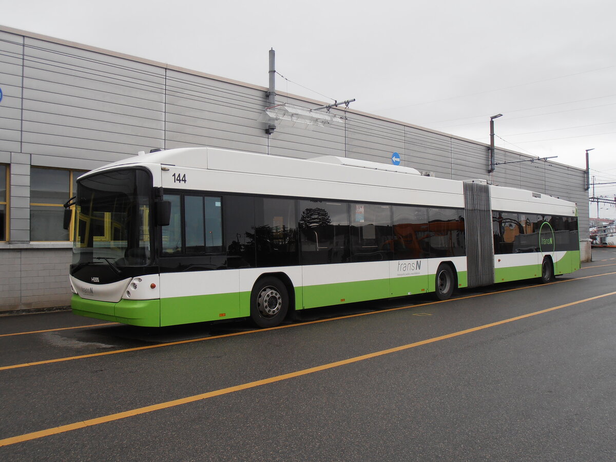 (257'741) - transN, La Chaux-de-Fonds - Nr. 144 - Hess/Hess Gelenktrolleybus (ex TN Neuchtel Nr. 144) am 21. Dezember 2023 in Marin, Dpt