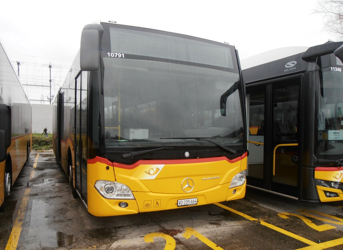 (257'762) - CarPostal Ouest - VD 205'664/PID 10'791 - Mercedes am 21. Dezember 2023 in Yverdon, Garage