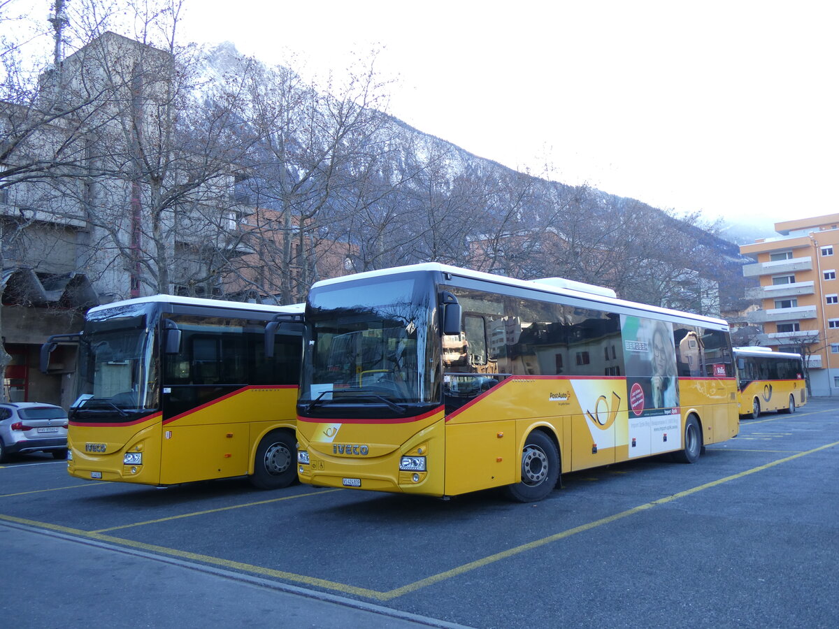 (258'637) - PostAuto Wallis - VS 424'839/PID 10'085 - Iveco am 11. Januar 2024 in Brig, Garage