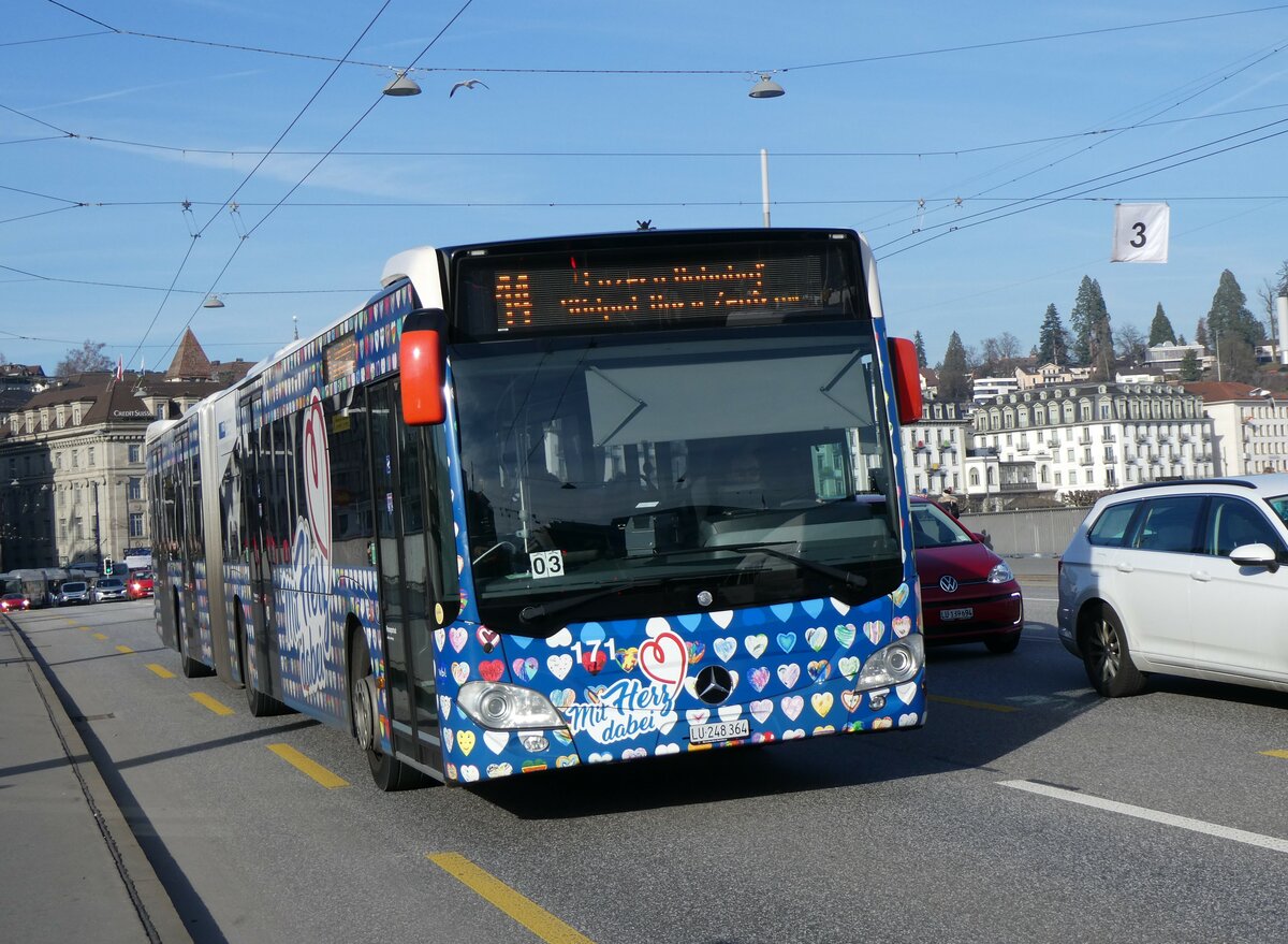 (259'185) - VBL Luzern - Nr. 171/LU 248'364 - Mercedes am 6. Februar 2024 in Luzern, Bahnhofbrcke