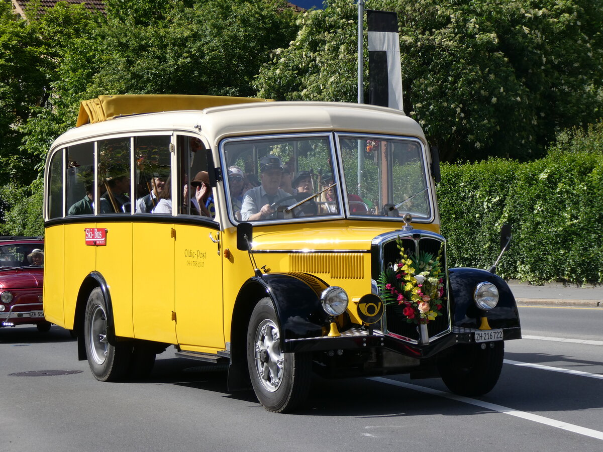 (262'585) - Moser, Schnenberg - ZH 216'722 - Berna/Hess (ex Barenco, Faido) am 18. Mai 2024 in Sarnen, OiO