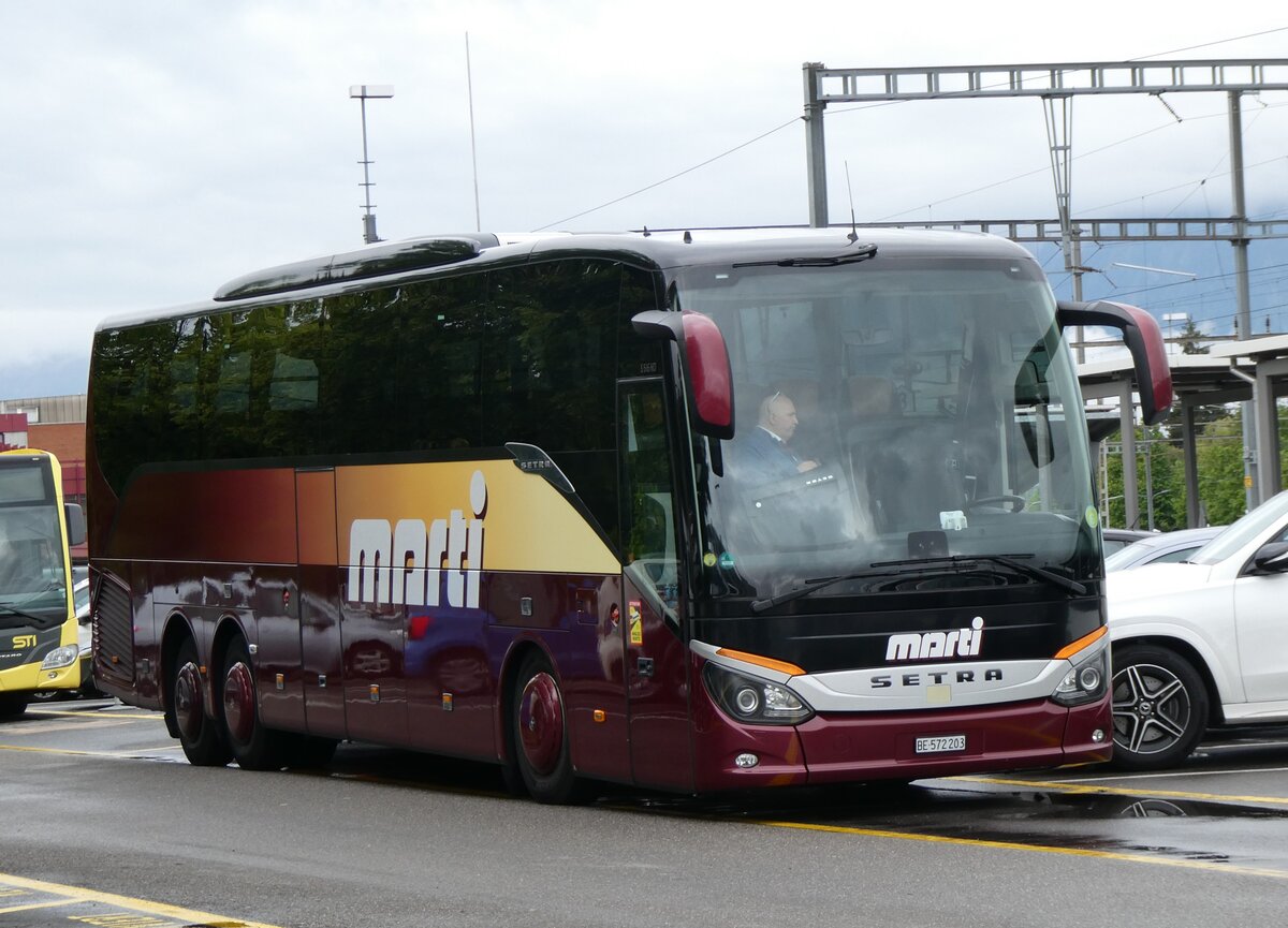 (263'200) - Marti, Kallnach - Nr. 3/BE 572'203 - Setra am 28. Mai 2024 in Thun, CarTerminal