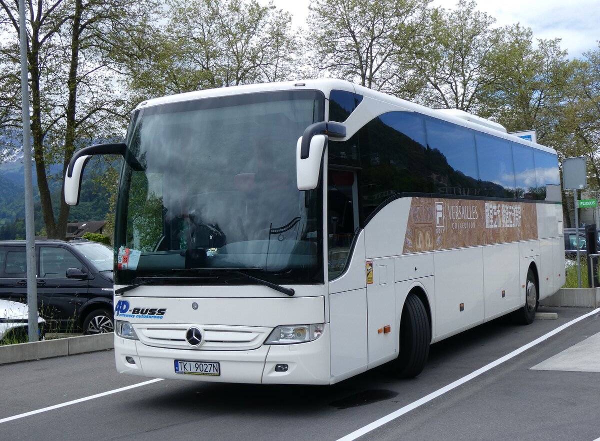 (263'243) - Aus Polen: AD-BUSS, Kutno - TZI 9027N - Mercedes am 28. Mai 2024 beim Bahnhof Interlaken Ost