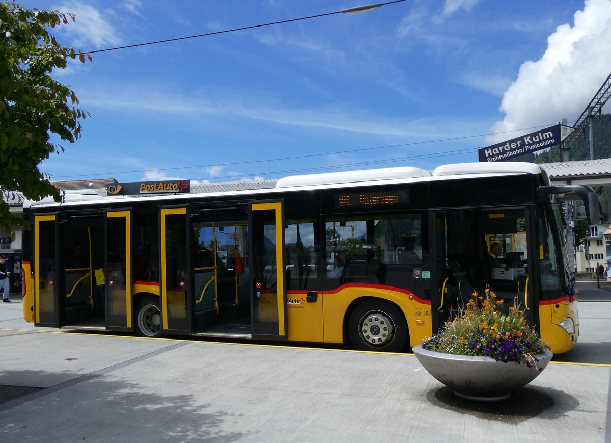 (263'245) - PostAuto Bern - BE 610'532/PID 11'859 - Mercedes (ex BE 610'544) am 28. Mai 2024 beim Bahnhof Interlaken West