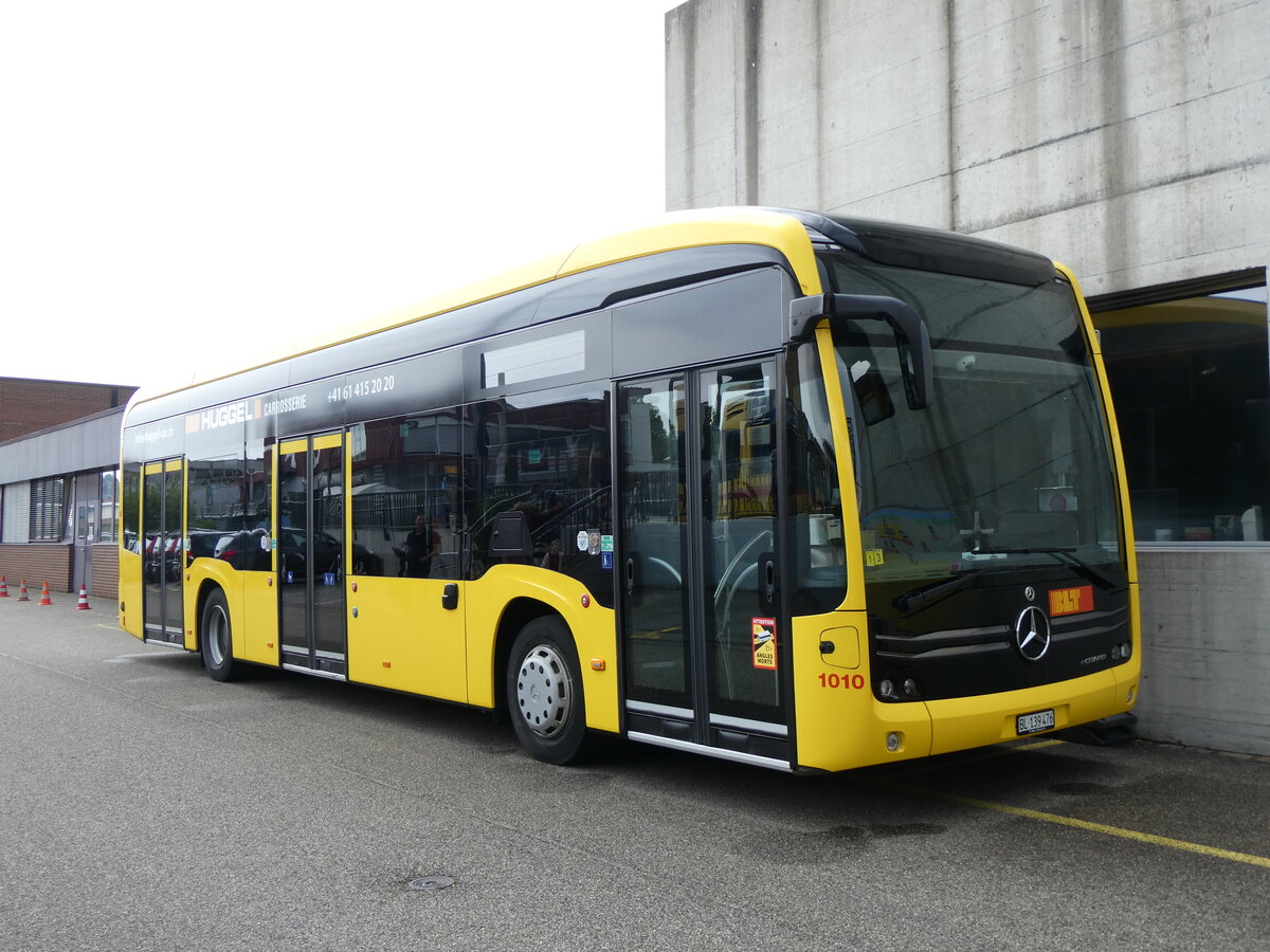 (263'452) - BLT Oberwil - Nr. 1010/BL 139'476 - eMercedes am 8. Juni 2024 in Oberwil, Depot Hslimatt