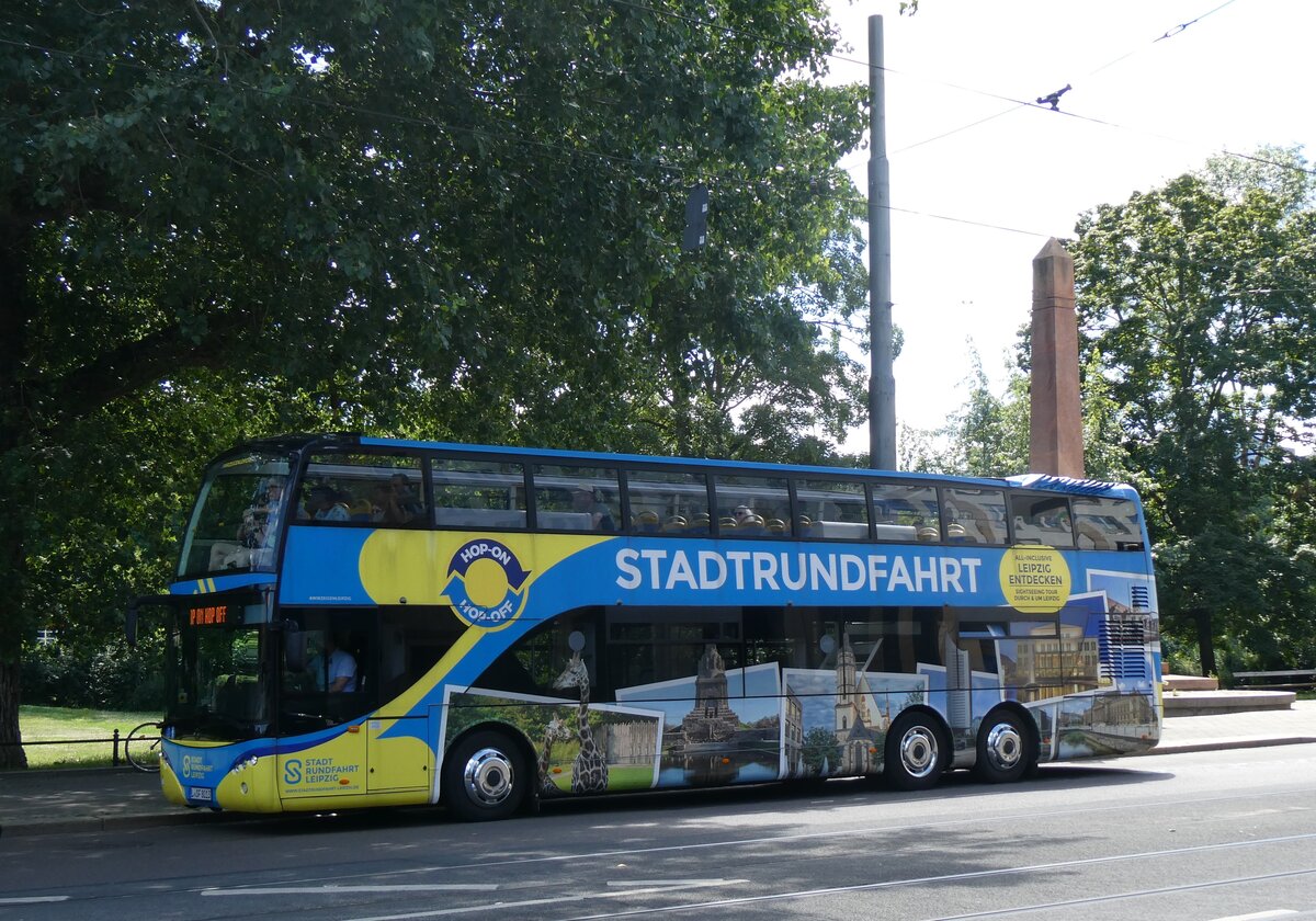 (264'465) - Stadtrundfahrt, Leipzig - L-SF 8013 - Ayats am 9. Juli 2024 beim Hauptbahnhof Leipzig