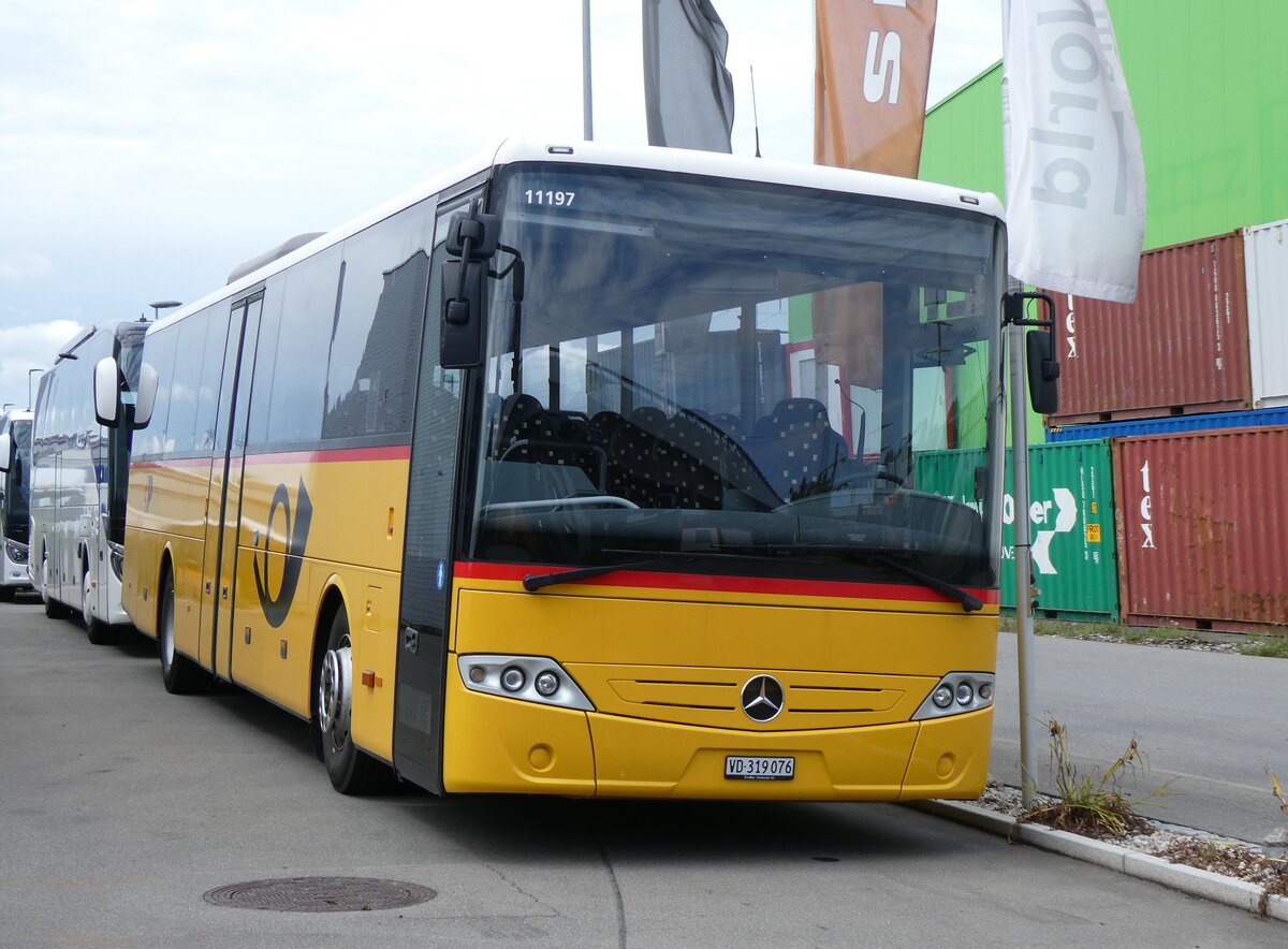 (264'922) - CarPostal Ouest - VD 319'076/PID 11'197 - Mercedes am 21. Juli 2024 in Kerzers, Interbus