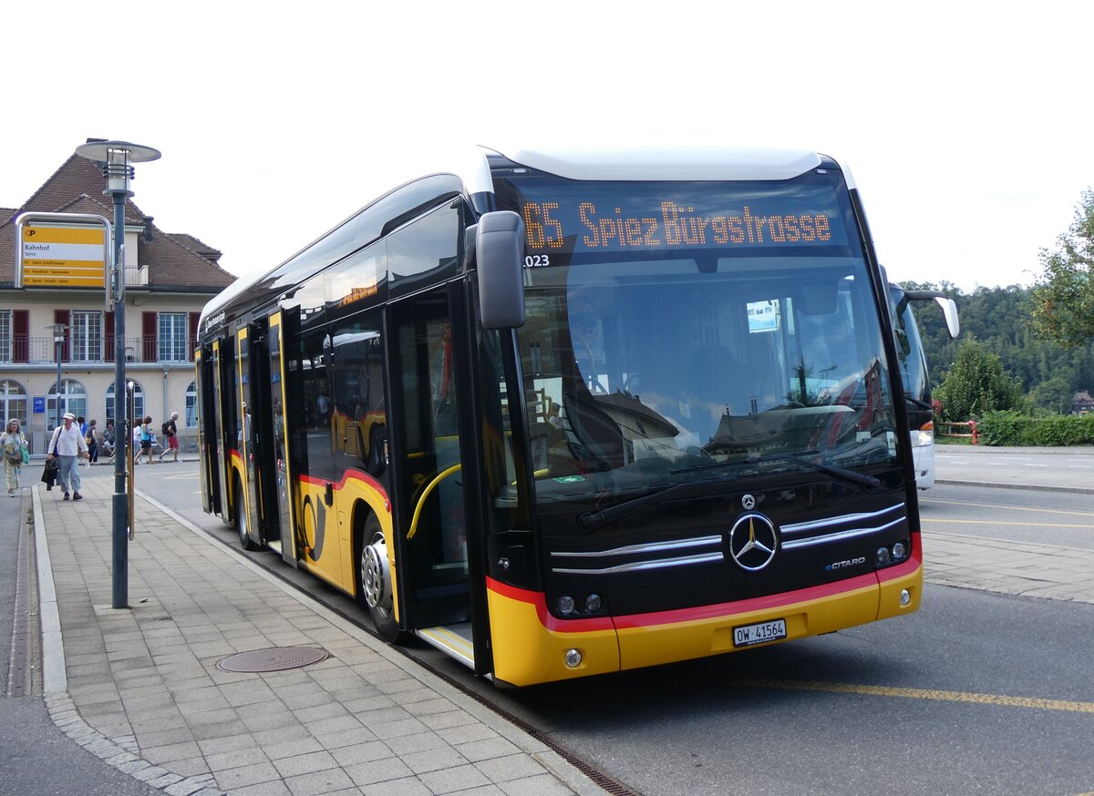 (265'062) - PostAuto Zentralschweiz (Hfliger) - OW 41'564/PID 12'023 - eMercedes am 27. Juli 2024 beim Bahnhof Spiez