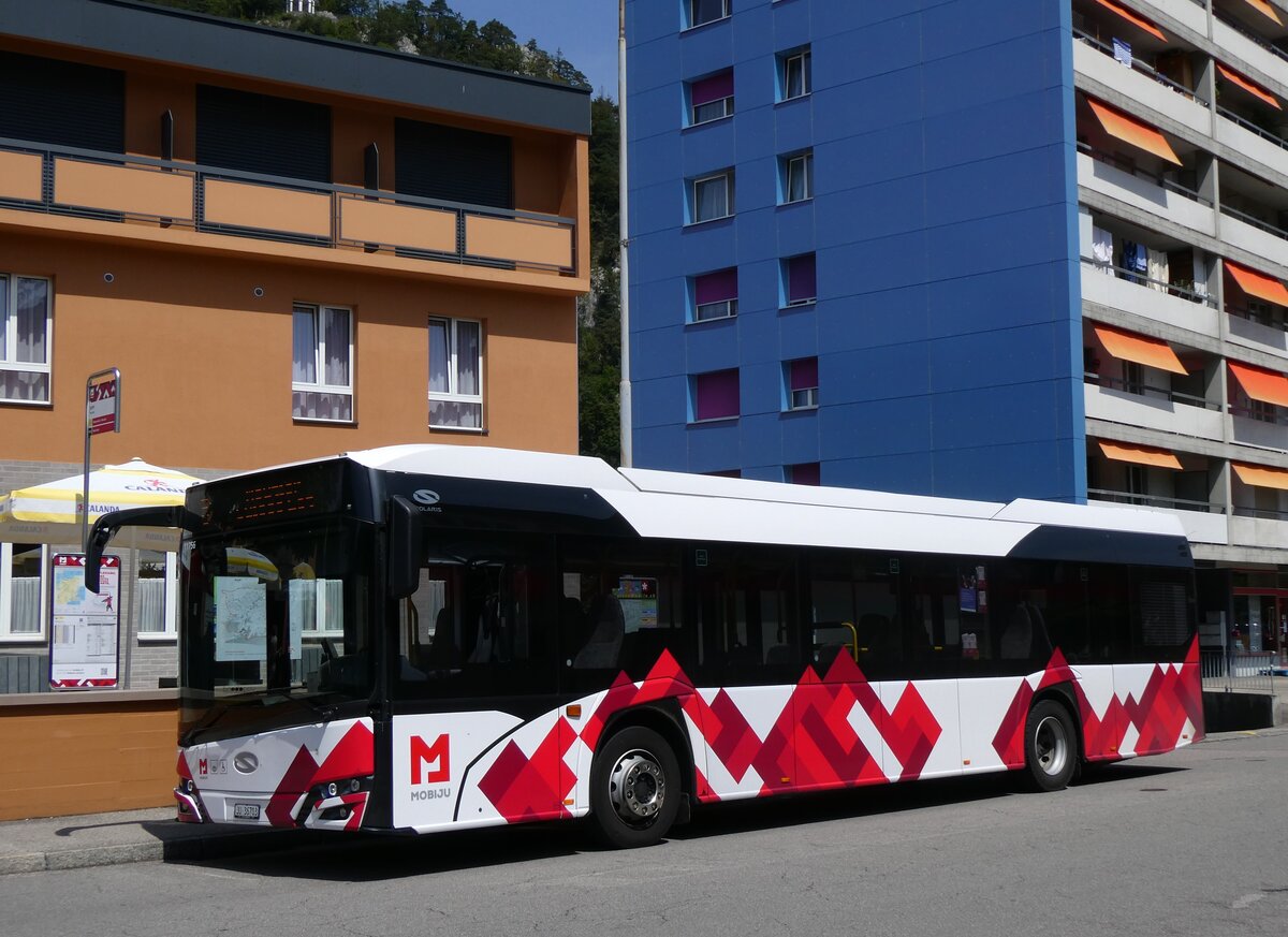 (265'285) - CarPostal Ouest - JU 36'703/PID 11'756 - Solaris am 30. Juli 2024 beim Bahnhof Moutier