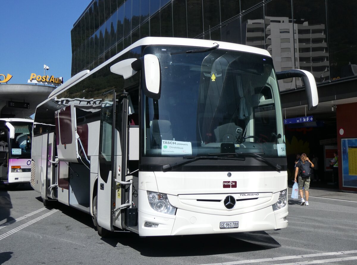 (265'687) - HelvCie, Satigny - Nr. 31'069/GE 961'788 - Mercedes am 16. August 2024 beim Bahnhof Visp