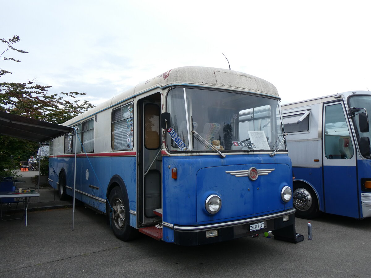 (265'822) - Oswald, Hausen a.A. - ZH 343'147 - FBW/Hess (ex AAGR Rothenburg Nr. 44) am 17. August 2024 in Neuhausen, Langriet 