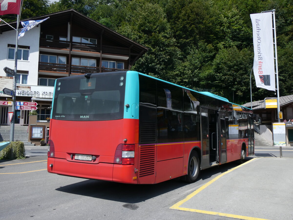 (265'974) - Funi-Car, Biel - Nr. 3/BE 100'203 - MAN am 19. August 2024 beim Bahnhof Brienz