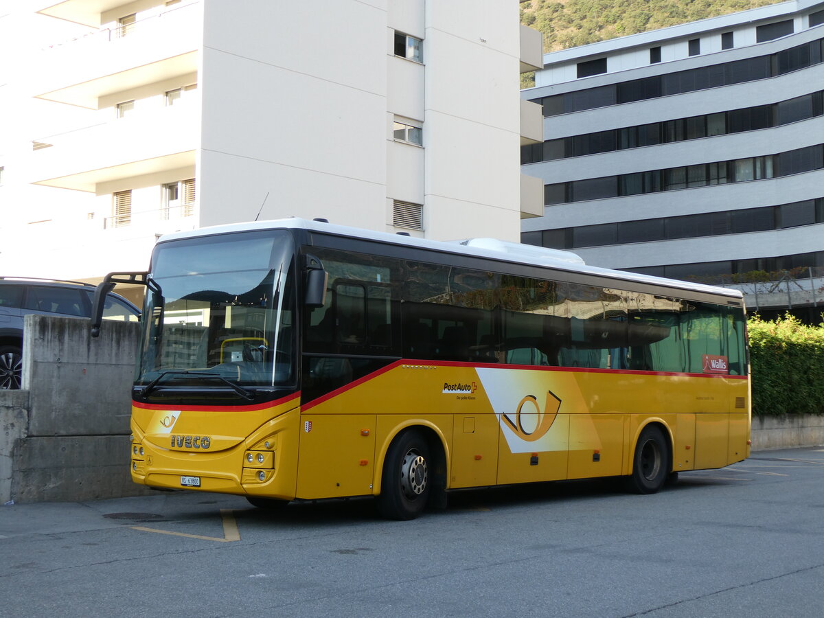 (266'515) - Autotour, Visp - VS 63'800/PID 11'742 - Iveco am 1. September 2024 beim Bahnhof Visp