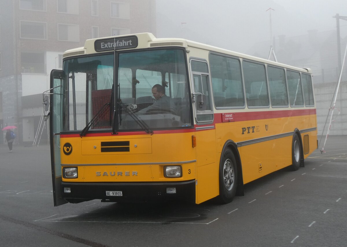 (266'851) - Kolb, Grasswil - Nr. 3/BE 93'915 - Saurer/R&J (ex Schmocker, Stechelberg Nr. 3/PID 2409; ex Schmocker, Stechelberg Nr. 1; ex Gertsch, Stechelberg Nr. 1) am 8. September 2024 in Andermatt, Bahnhofplatz