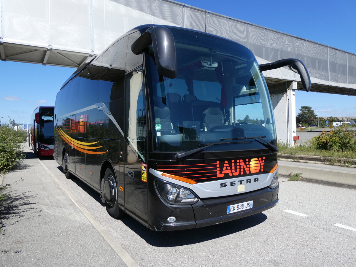 (267'053) - Launoy, Rambervillers - EK 535 JS - Setra am 15. September 2024 in Saint Rambert, Raststtte