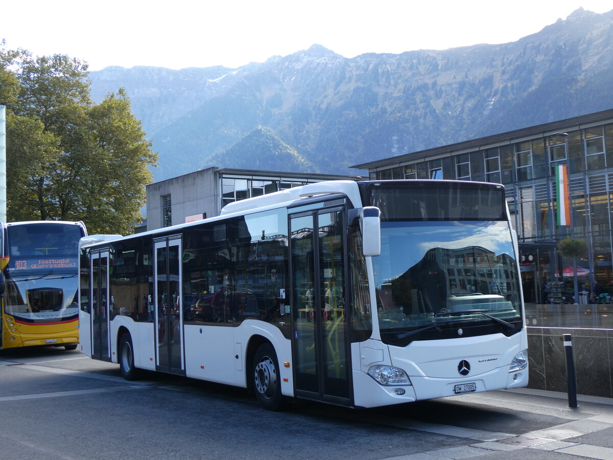 (267'804) - Koch, Giswil - OW 27'005 - Mercedes (ex Wiener Linien, A-Wien Nr. 8121) am 7. Oktober 2024 beim Bahnhof Interlaken Ost