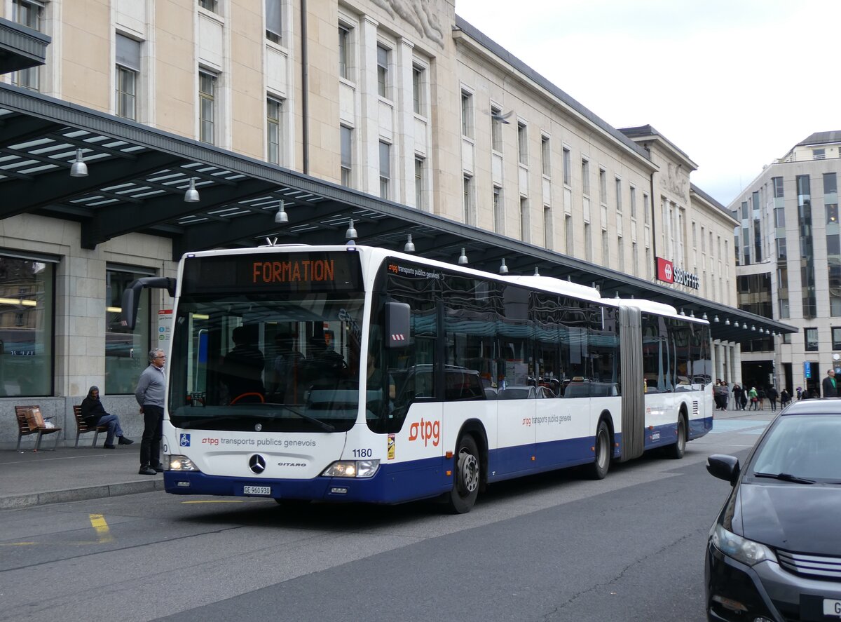 (267'929) - TPG Genve - Nr. 1180/GE 960'930 - Mercedes am 10. Oktober 2024 beim Bahnhof Genve