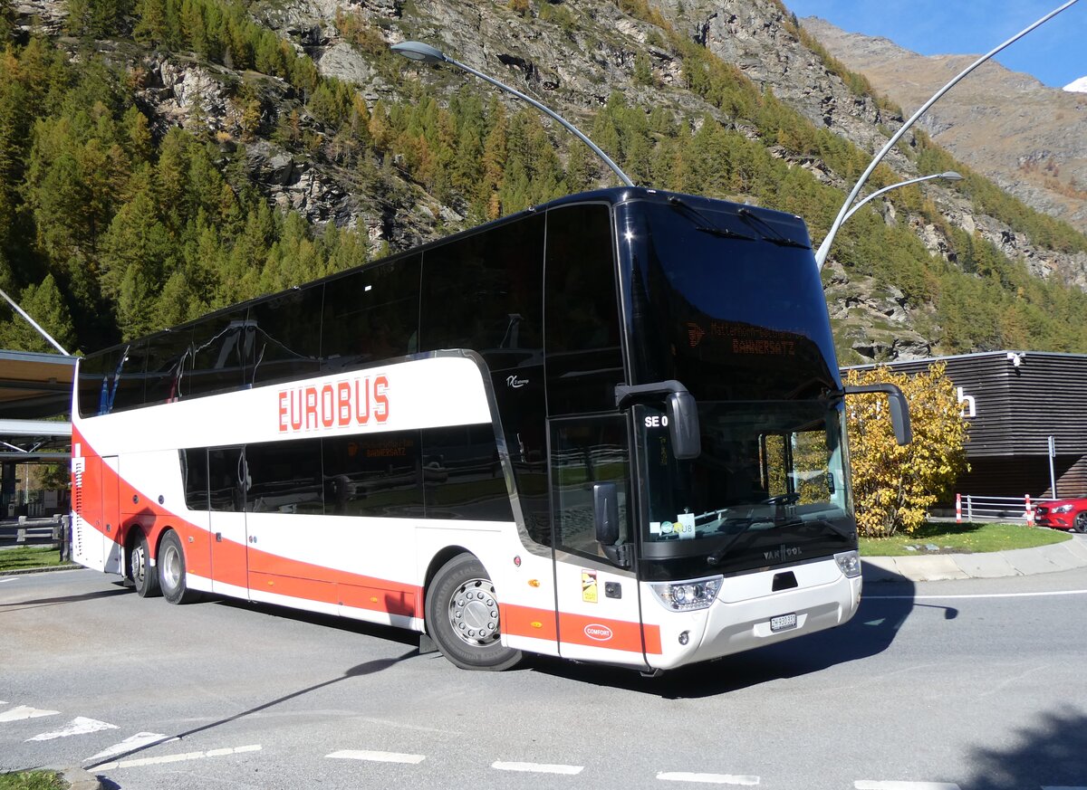 (268'345) - Welti-Furrer, Bassersdorf - Nr. SE01/ZH 930'331 - Van Hool (ex Eurobus swiss-express, Bassersdorf Nr. SE01) am 21. Oktober 2024 beim Bahnhof Tsch