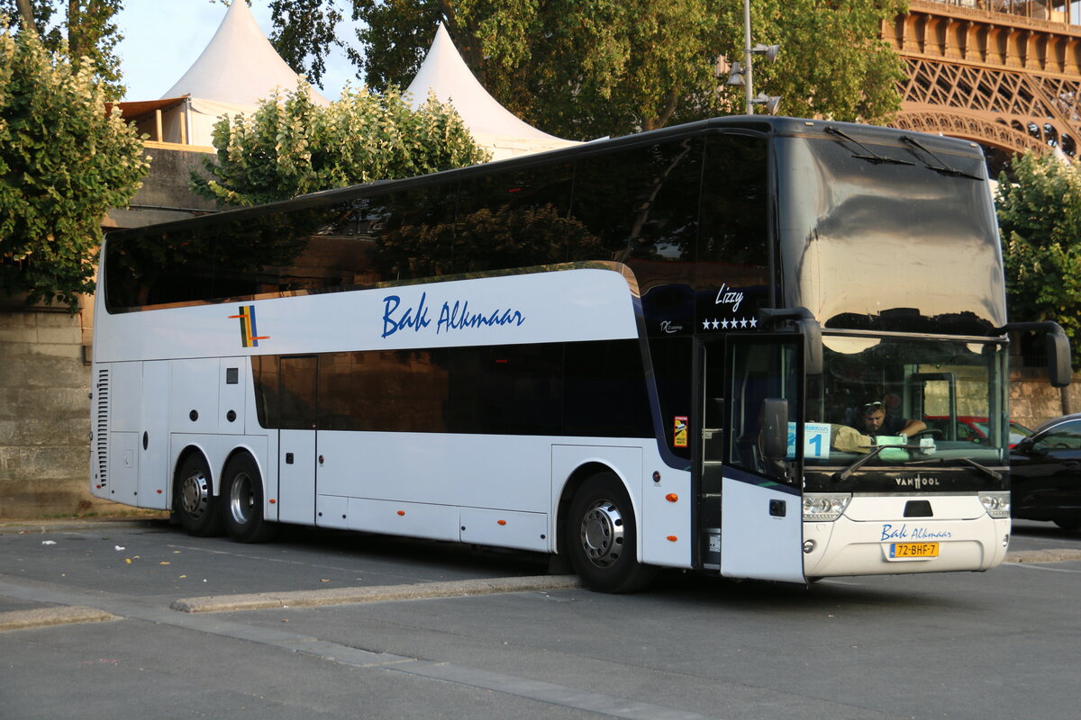 Aus Holland: Bak, Alkmaar - 72-BHF-7 - Van Hool Astromega TX 27 am 21. Juli 2023 in Paris (Aufnahme: Martin Beyer)