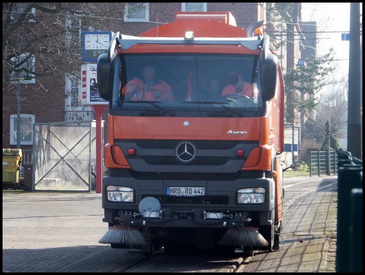 Mercedes Axor Spezial-Schienenreinigungsmaschine in Rostock