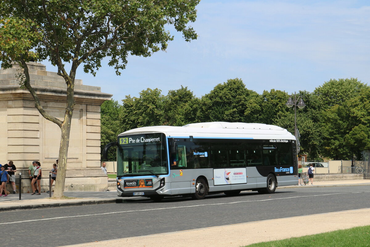 RATP Paris - Nr. 1434/FV 460 LD - Heuliez 337 E am 18. Juli 2023 in Paris (Aufnahme: Martin Beyer)