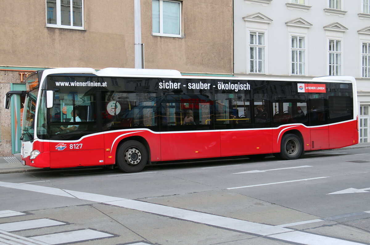 Wiener Linien - Nr. 8127/W 3060 LO - Mercedes am 3. Oktober 2022 in Wien (Aufnahme: Martin Beyer)