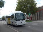 (197'149) - Aus England: Just go!, Cheltenham - YN18 ZNW - Irizar am 13.